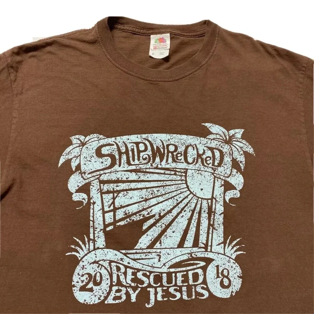 Shipwrecked‎ Rescued By Jesus Mens TShirt Size M Brown Fruit Of The Loom Graphic